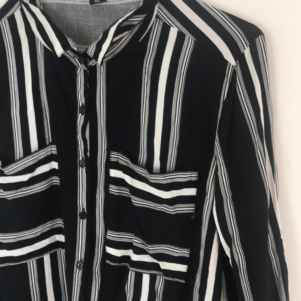 Buttoned down blouse - Picture 4 of 4